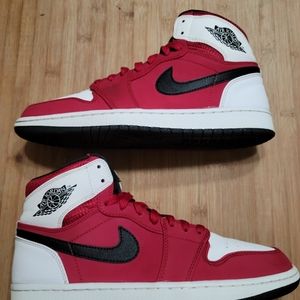 Air Jordan 1 Retro Mid 'Blake Griffin'